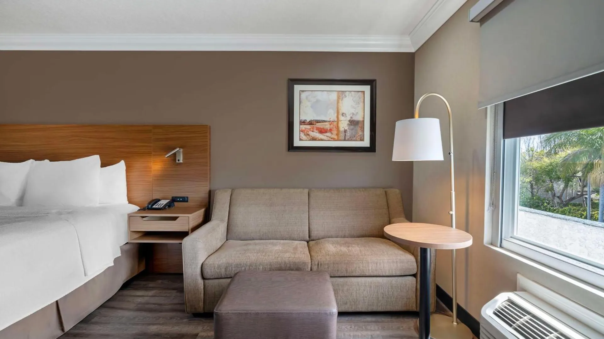 Best Western Plus Newport Mesa Inn Costa Mesa 3*,  USA