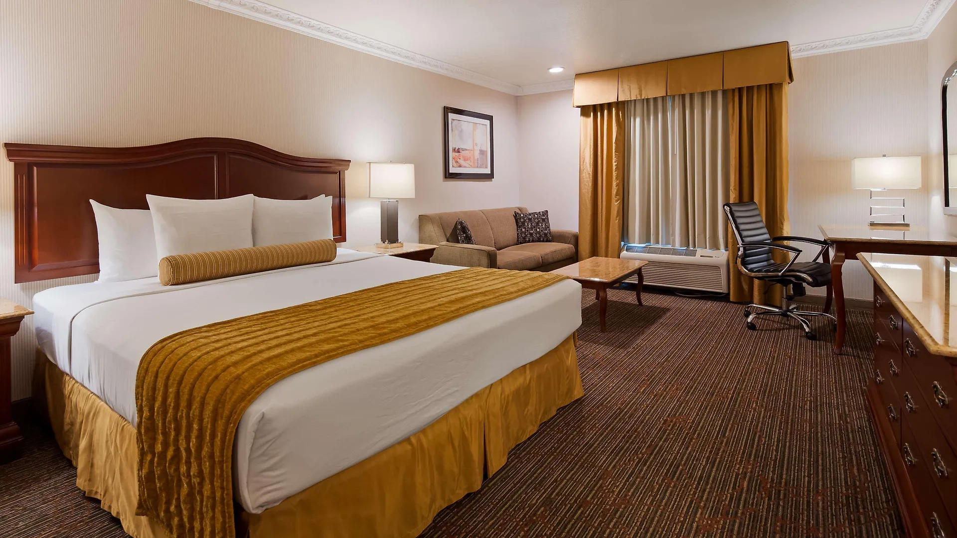 Best Western Plus Newport Mesa Inn Costa Mesa