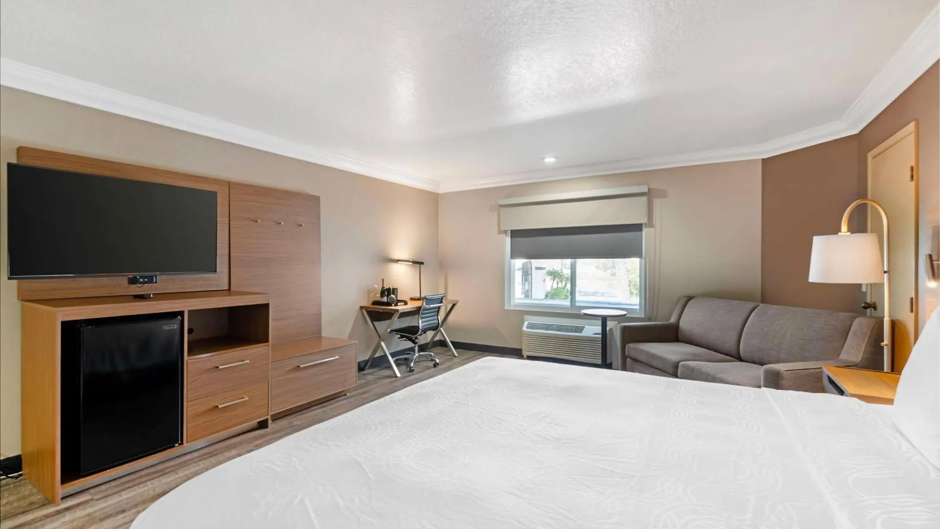 Best Western Plus Newport Mesa Inn Costa Mesa