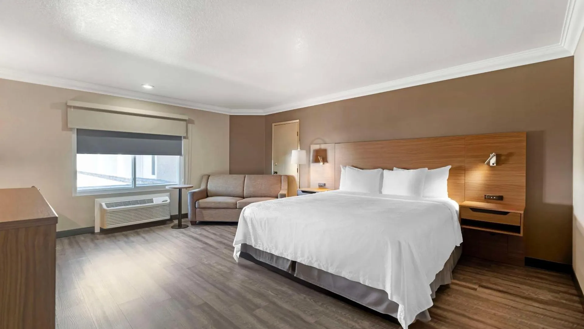 Best Western Plus Newport Mesa Inn Costa Mesa